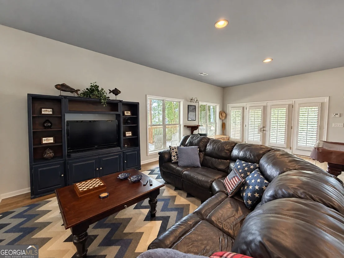 Photo of 669 Shorewood Circle