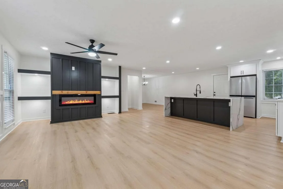 Photo of 676 Bralorne Drive