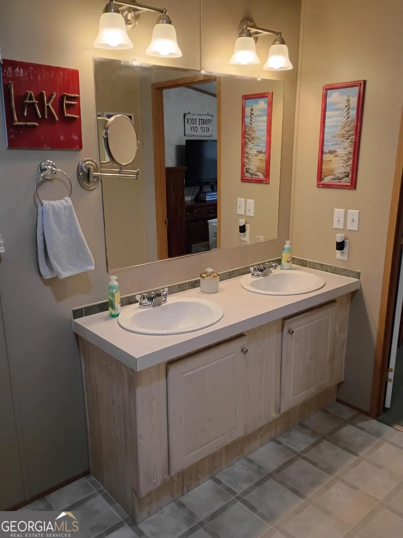 Photo of 4888 Allen Circle SE