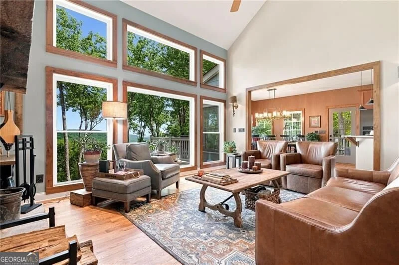 Photo of 1458 Valley View Drive