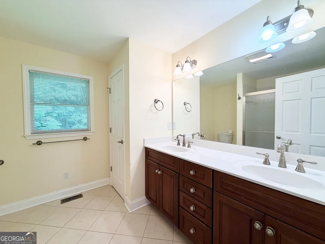 Photo of 345 Elliott Road