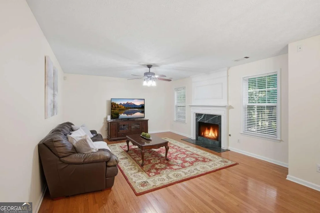 Photo of 3385 Northcliff Drive