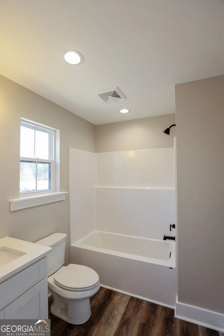 Photo of 1049 Mccall Road