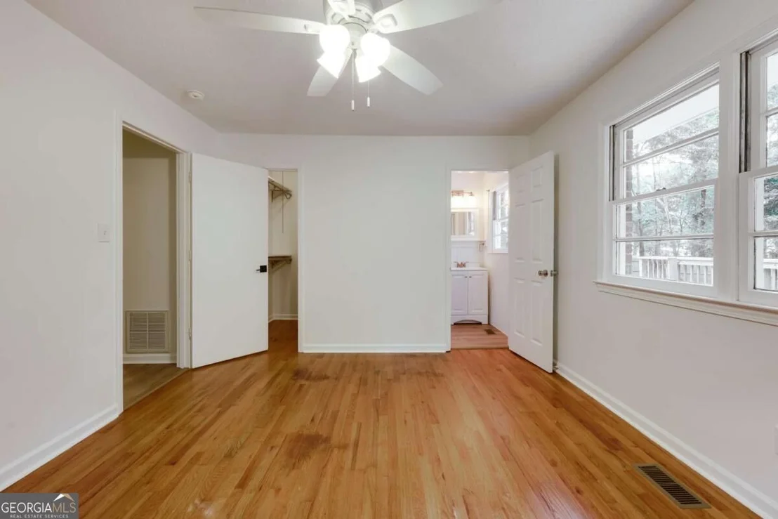 Photo of 1186 ROBERT HARDEMAN Road