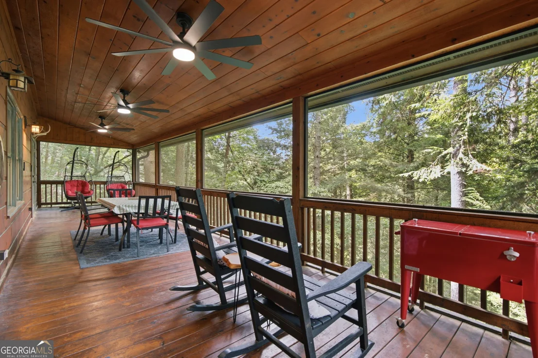 Photo of 464 Whispering Pine Lane