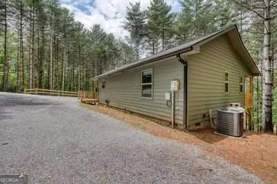 Photo of 124 Lakeside Estates Drive