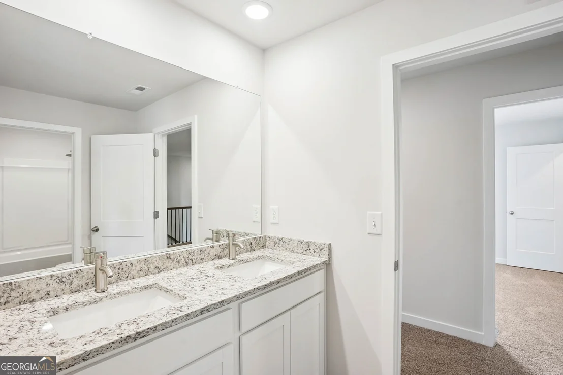 Photo of 470 ORWELL Drive