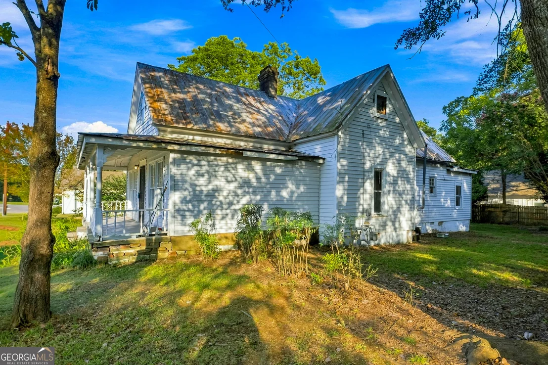 Photo of 5908 Wall Street