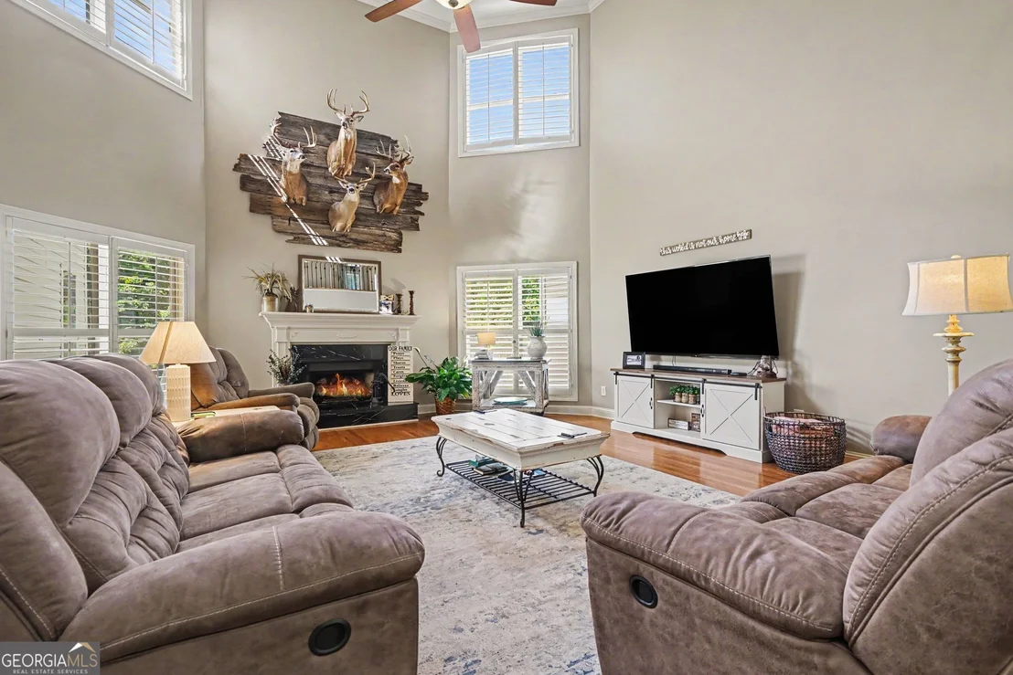 Photo of 385 Primrose Lane