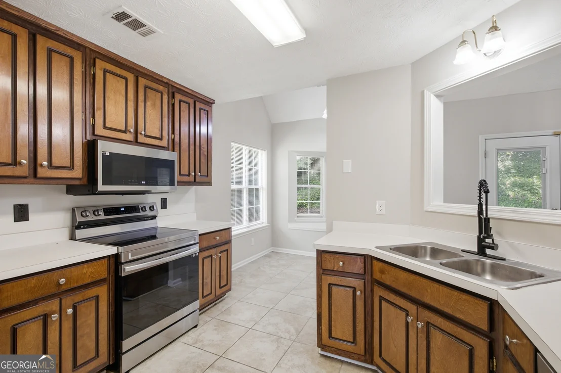 Photo of 5482 Riverside Drive