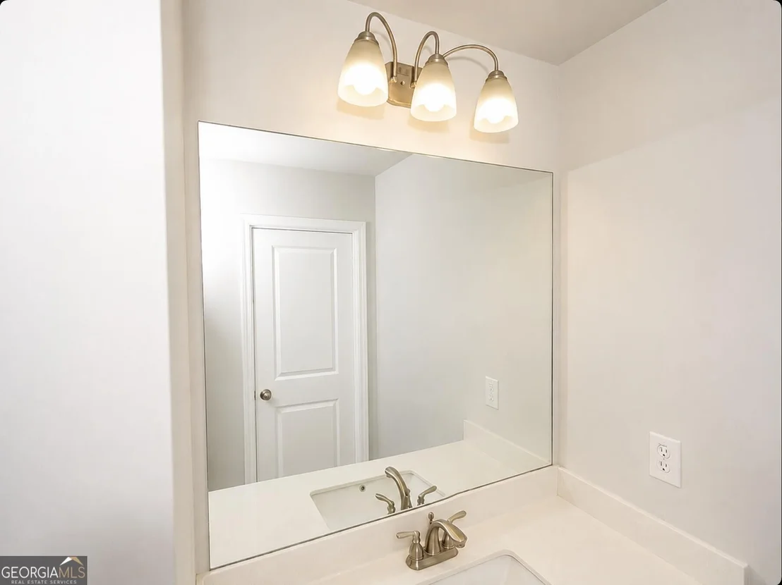 Photo of 1287 Park Center Circle