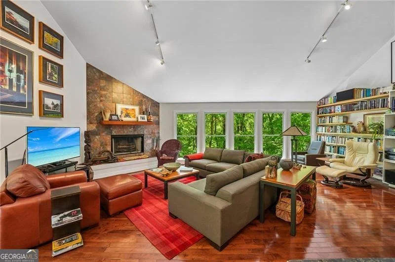 Photo of 238 Windflower Drive