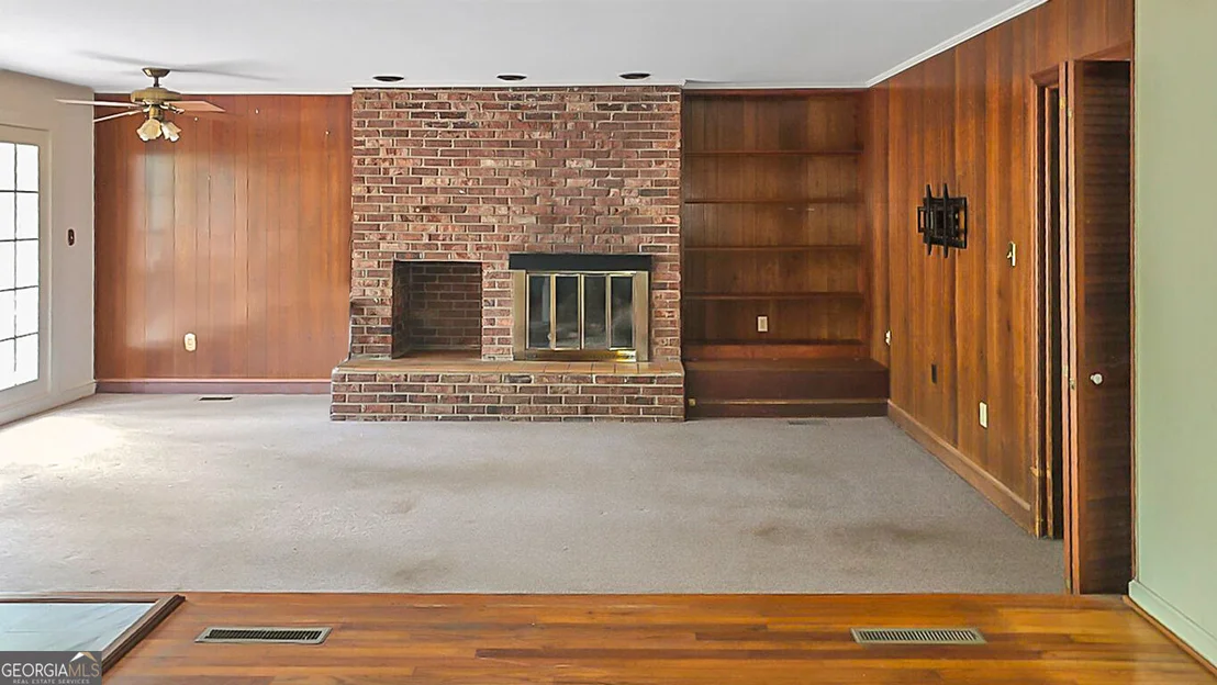 Photo of 819 Hillcrest Drive