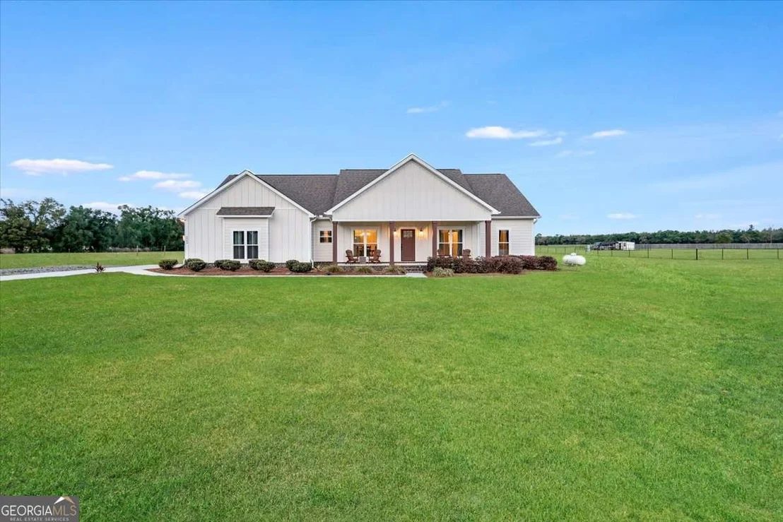 Photo of 6984 Old River Road S