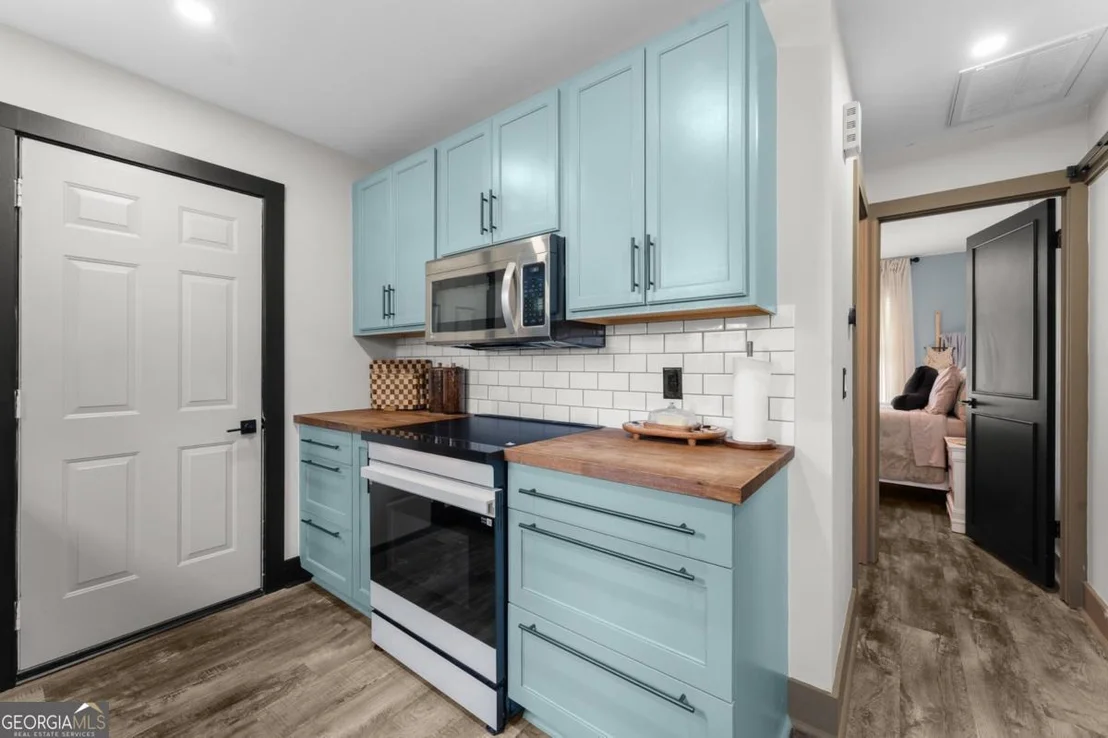 Photo of 100 Live Oak Circle