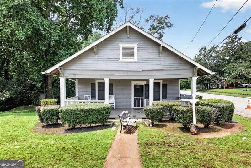 Photo of 1070 Forest Avenue