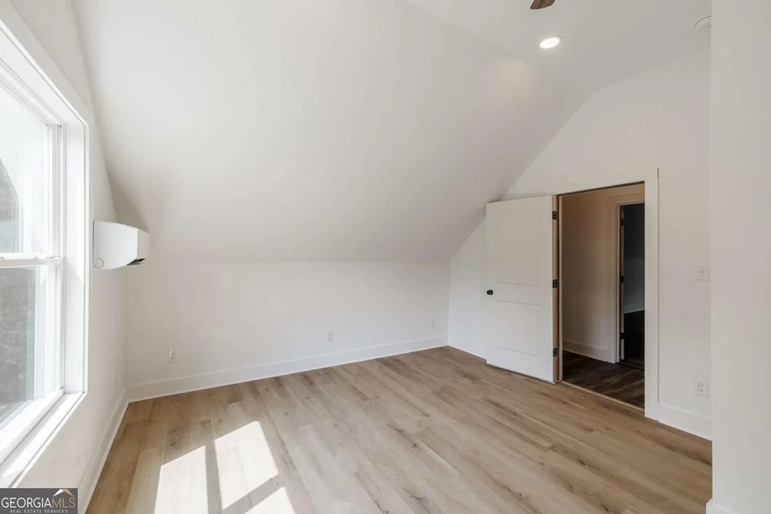 Photo of 930 James Holcomb Road