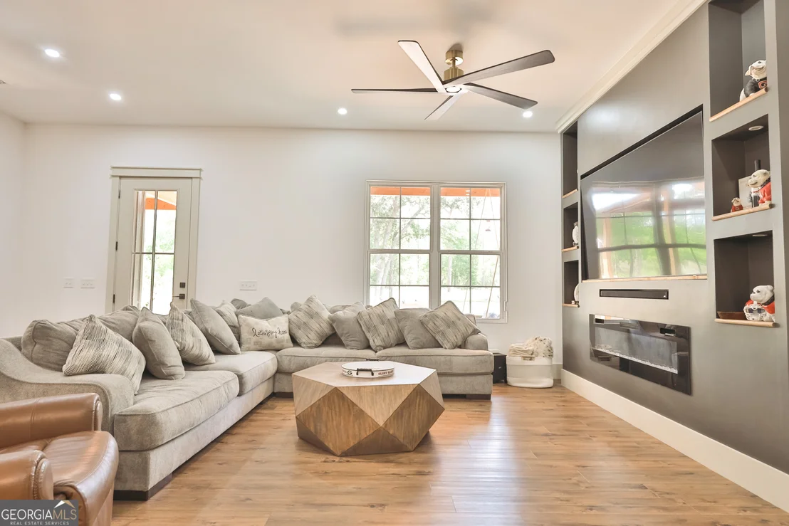 Photo of 6034 Turkey Oak Road