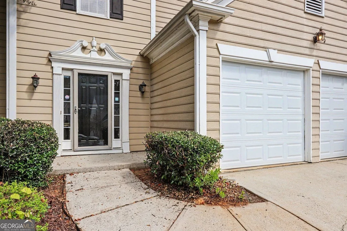 Photo of 3725 Longlake Drive