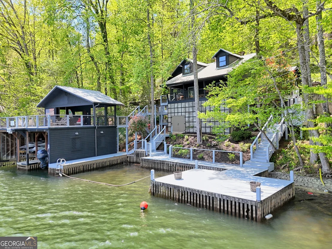 Photo of 418 Vickers Road