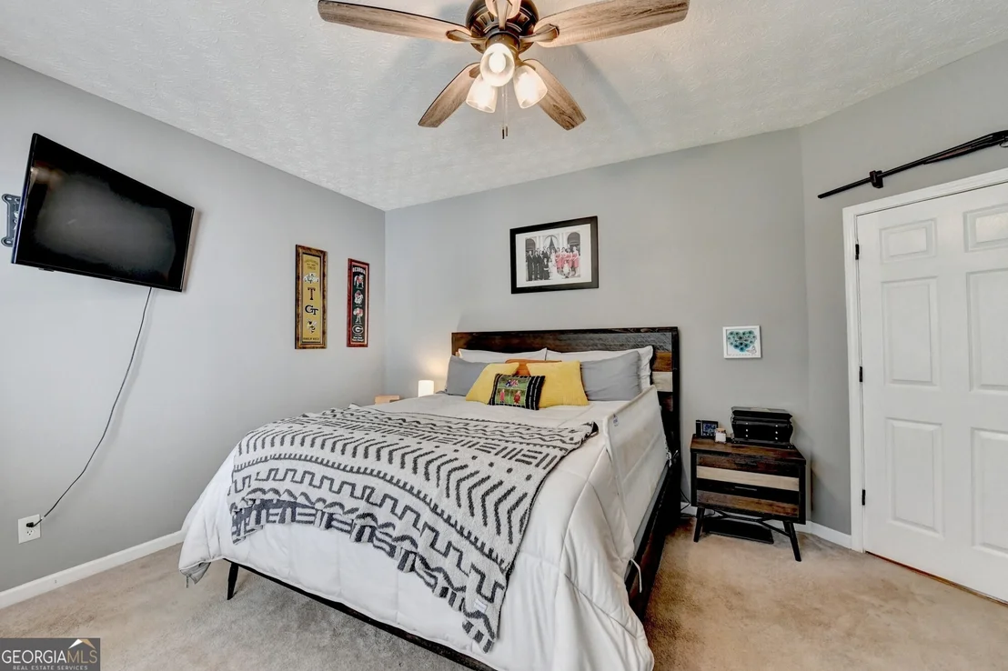 Photo of 1555 Lower River Road