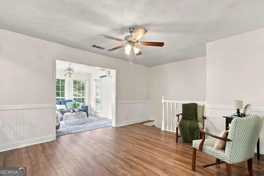 Photo of 408 White Way