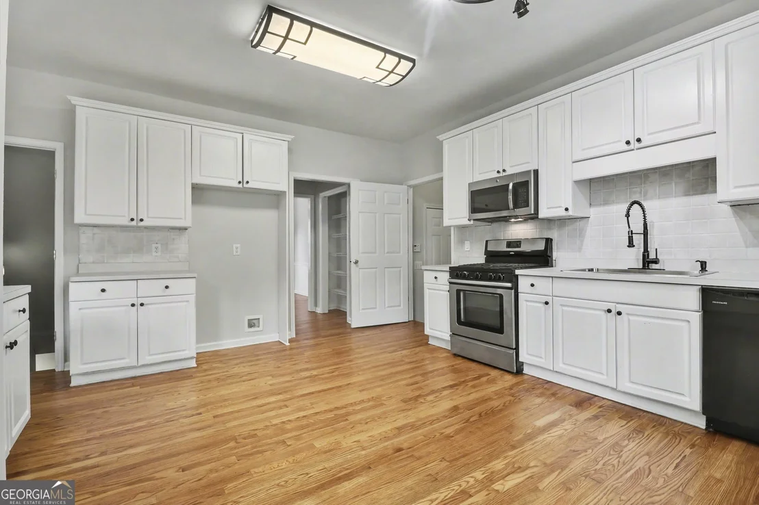 Photo of 3055 Heatherstone Drive