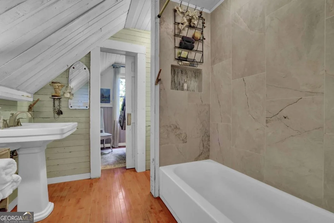 Photo of 219 Raven Cliff Road
