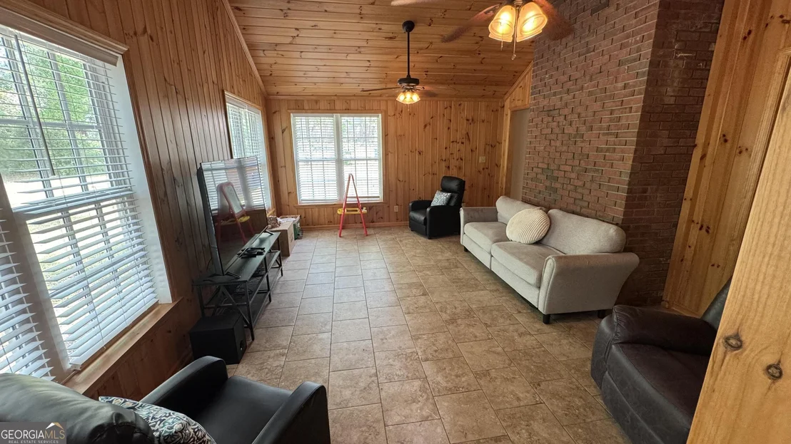 Photo of 355 Summerhill Road