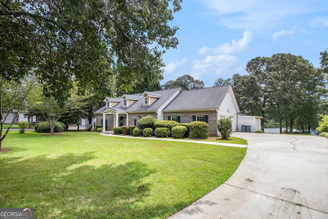Photo of 96 Pointe View Court