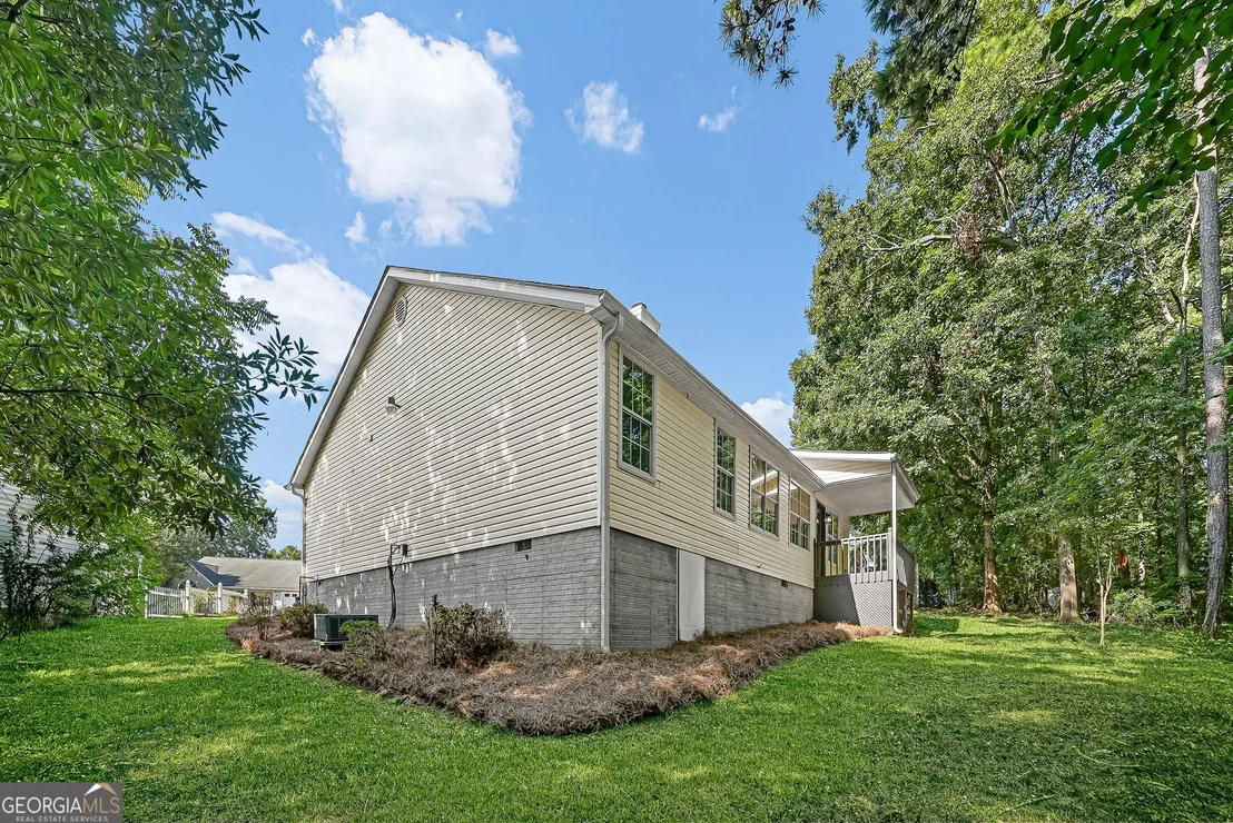 Photo of 235 Oak Circle N