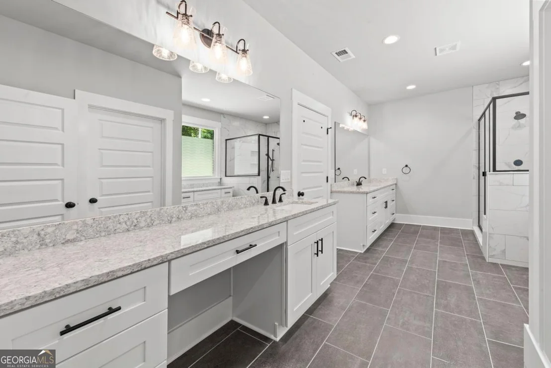 Photo of 1231 Spinnaker Road