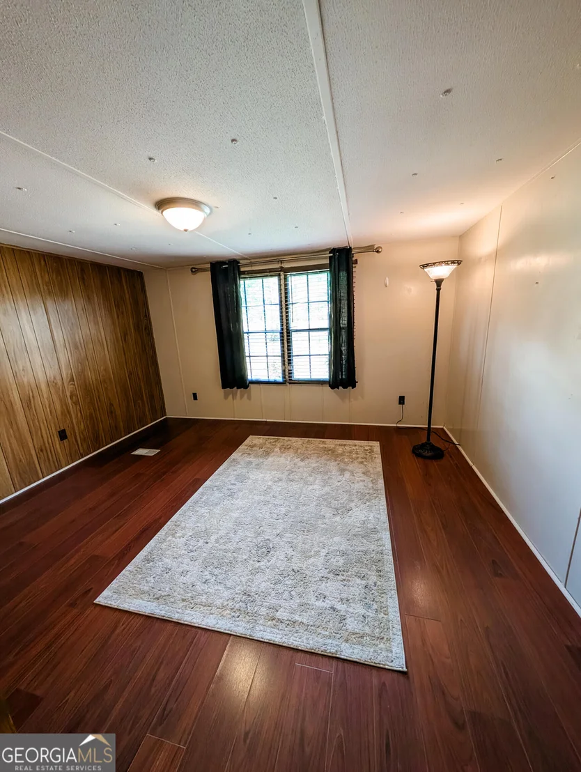 Photo of 3300 Hamlin Road