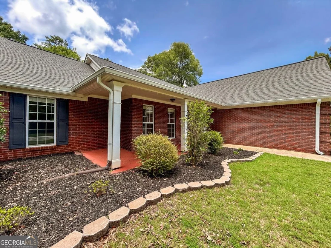Photo of 210 Lexington Circle
