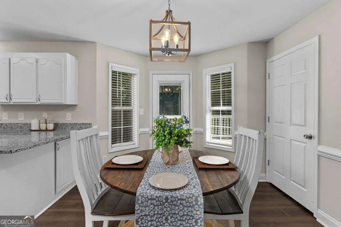 Photo of 2380 Land Road