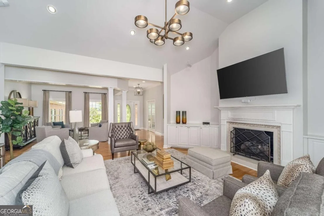 Photo of 161 Greentree Drive