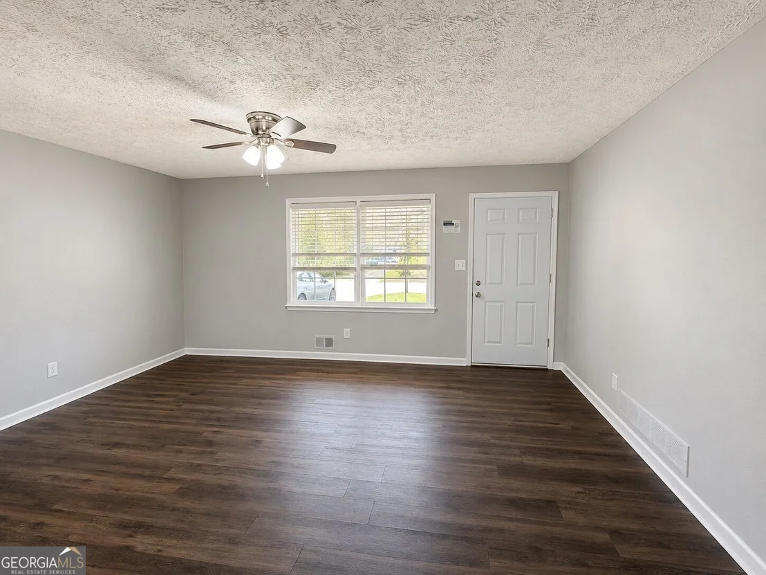 Photo of 1716 Hallmark Drive