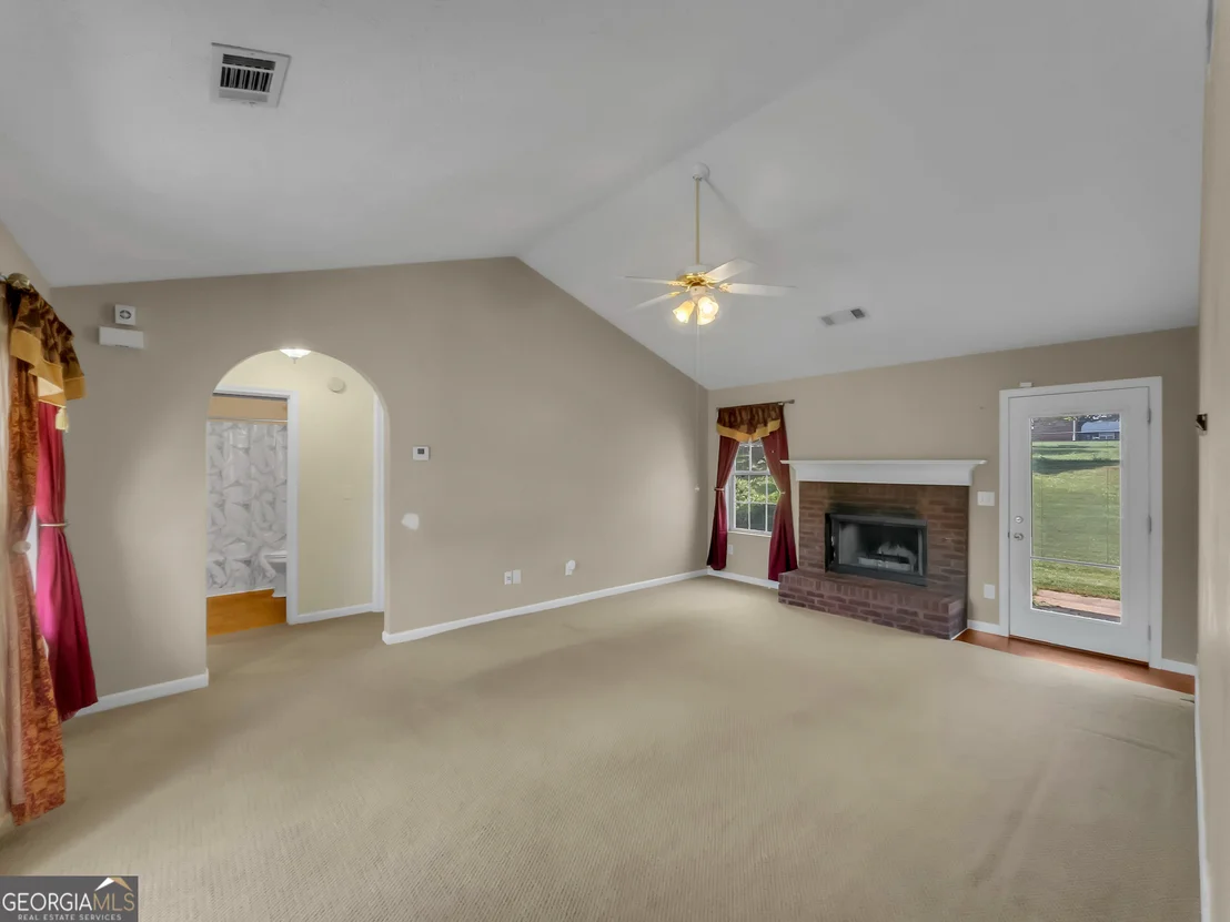Photo of 1021 Windsor Drive