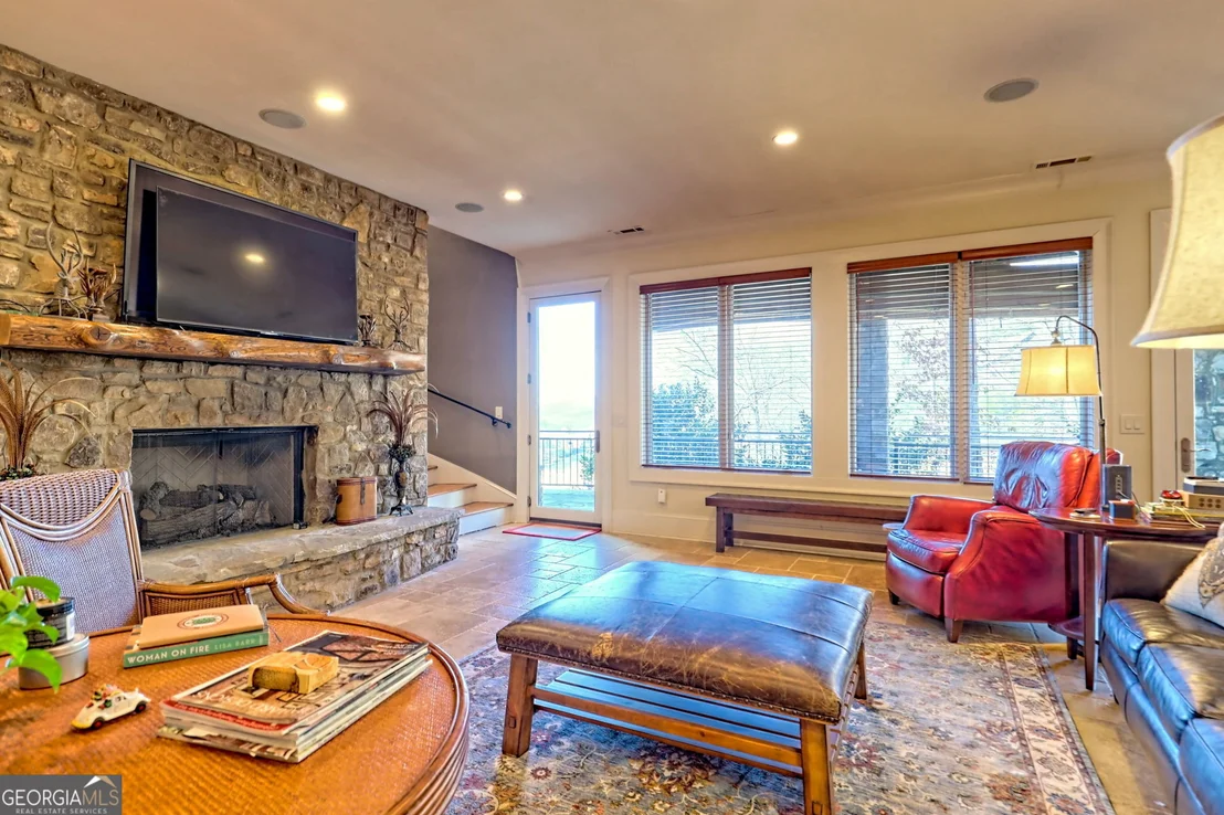 Photo of 689 Waterfall Drive
