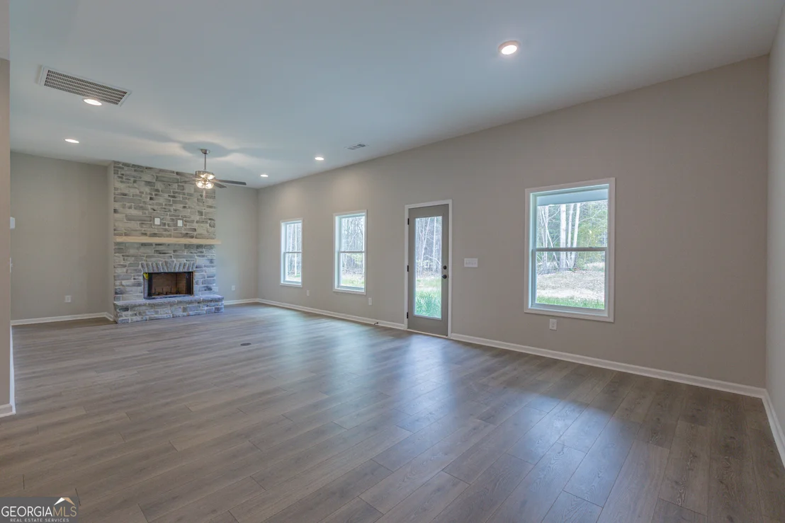 Photo of 1060 Patterson Road