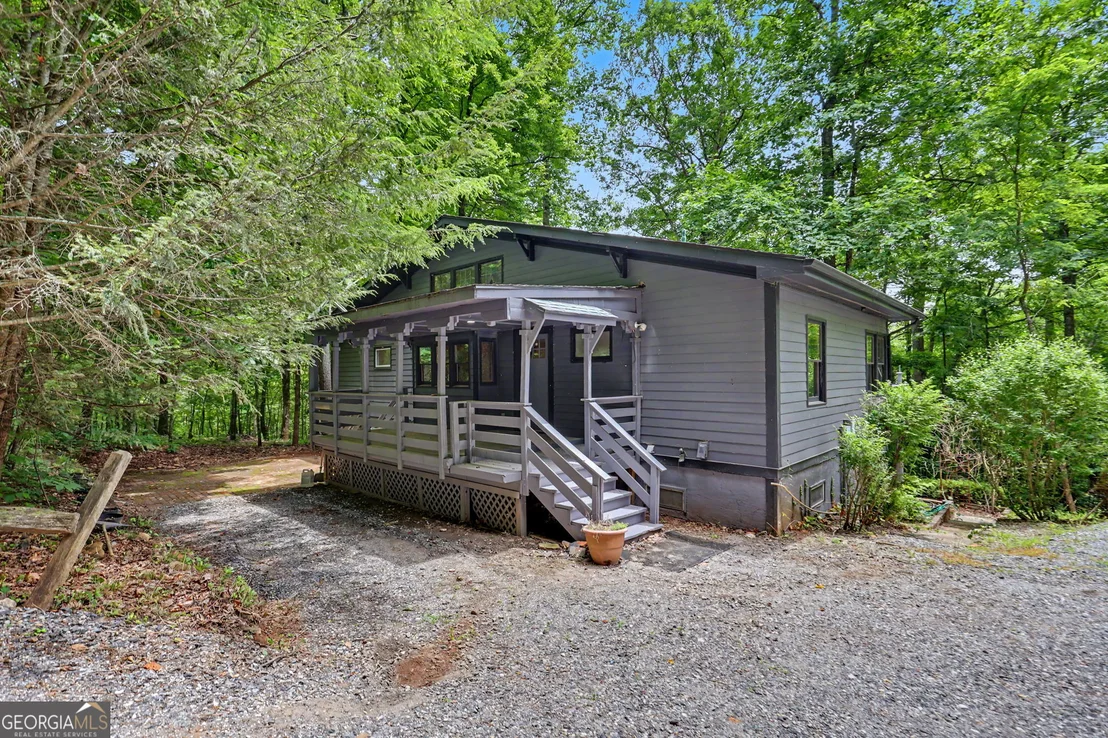 Photo of 996 Crestview Drive