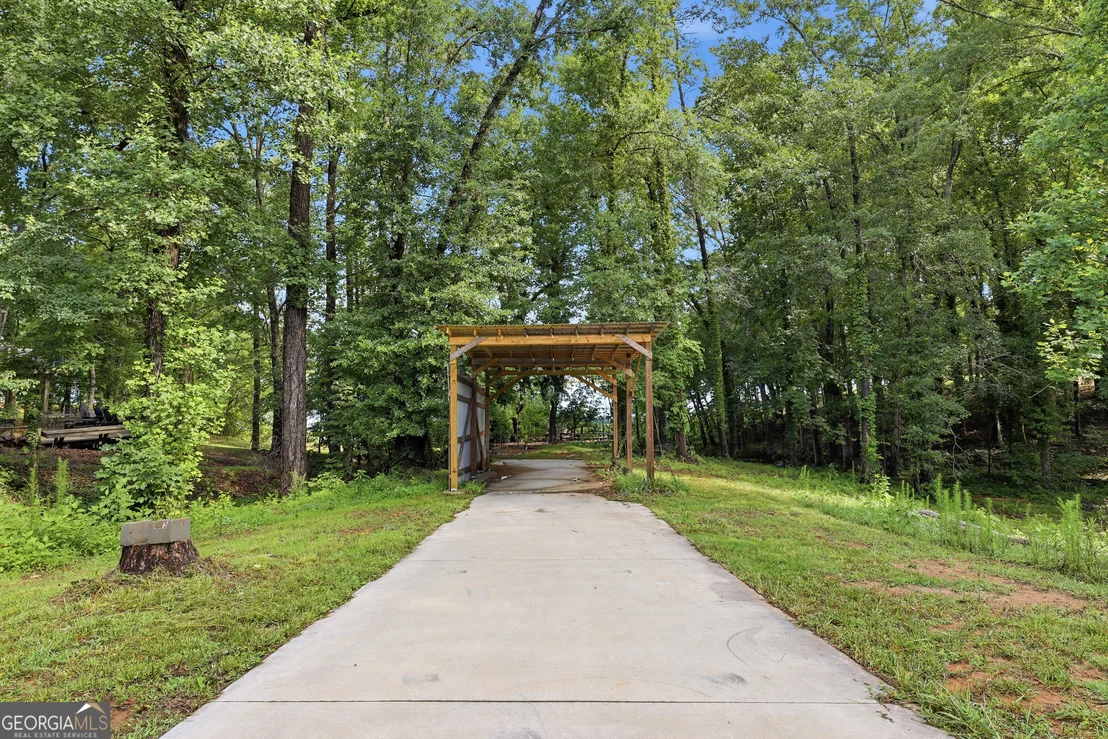 Photo of 1042 Lakeland Drive