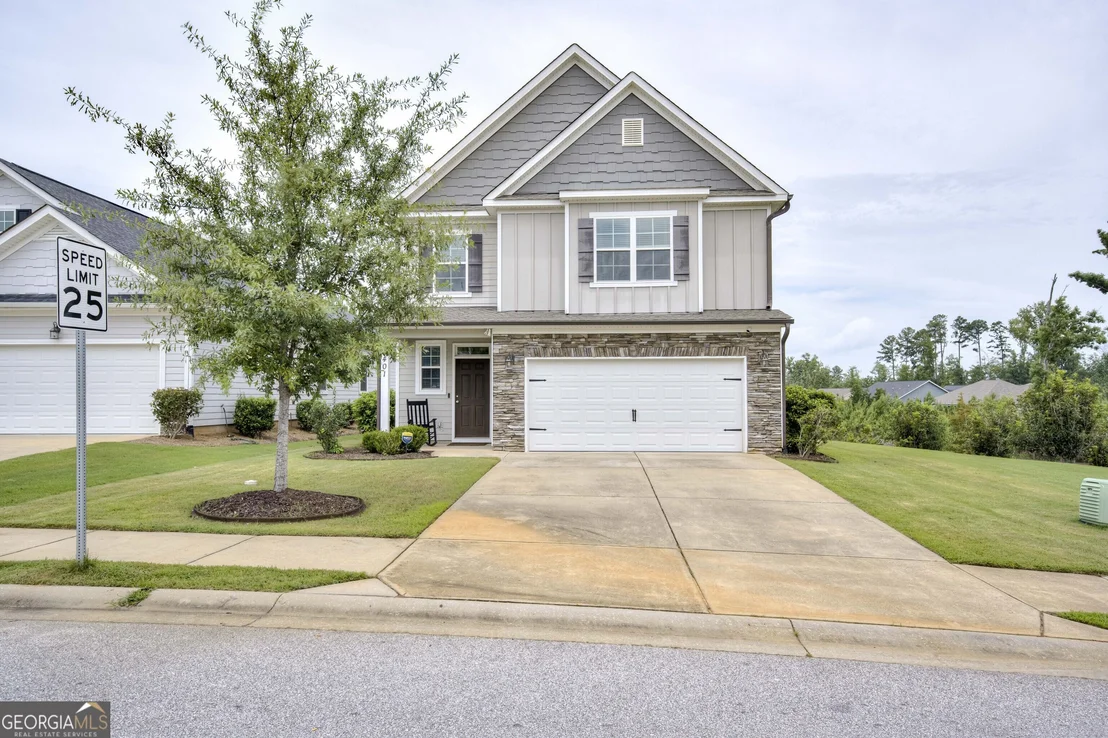 Photo of 401 Longmeadow Drive