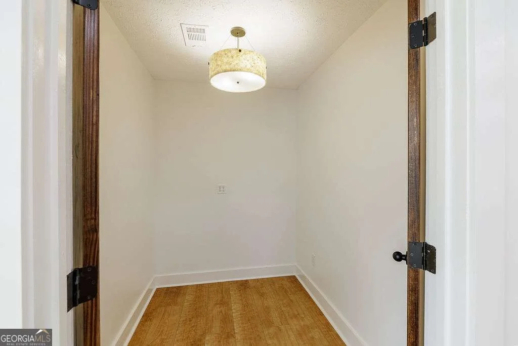 Photo of 1410 Old Bishop Road
