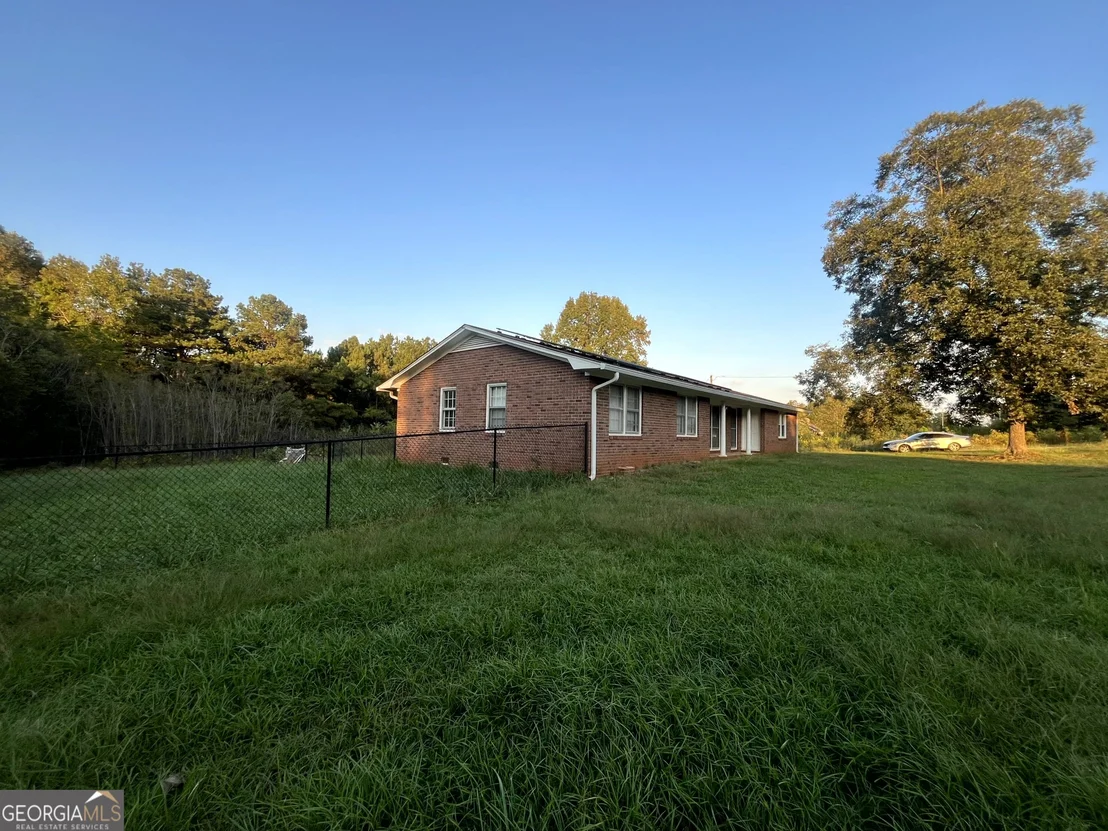 Photo of 8750 Sandy Cross Road