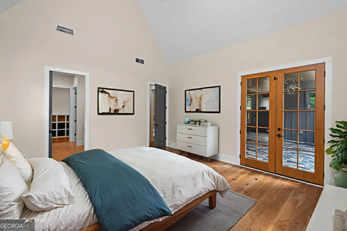 Photo of 220 Arbor Garden Circle