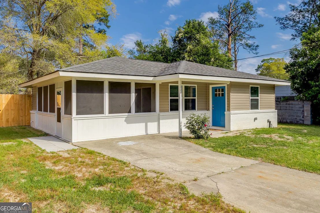 Photo of 308 E 4th Street