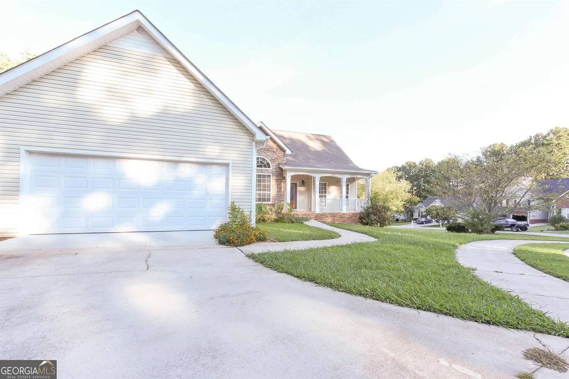 Photo of 1016 Stone Brook Lane