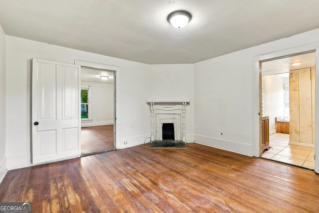 Photo of 5908 Wall Street