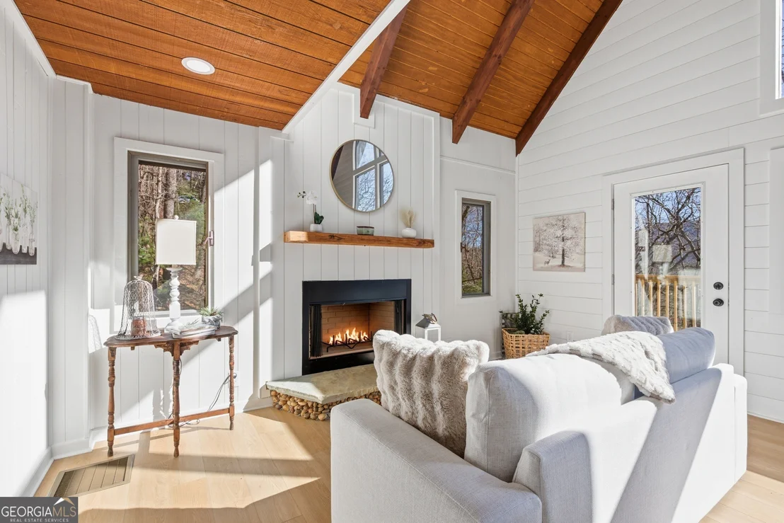 Photo of 291 Saddleback Circle